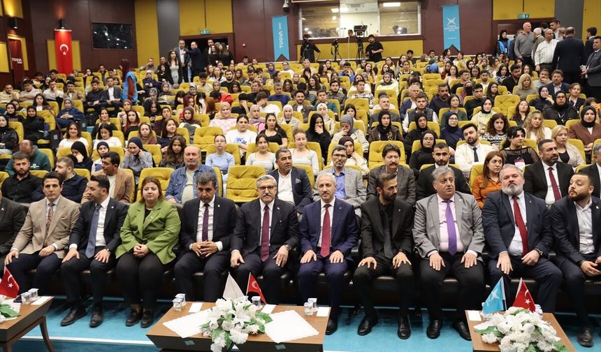 AK Parti Genel Başkan Yardımcısı Yayman, Hatay'da 'İhtisas Akademi' programında konuştu: