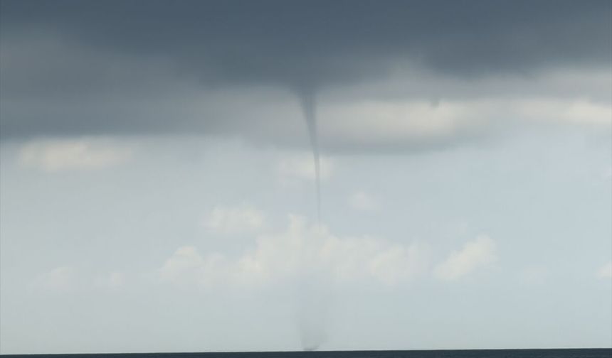 Alanya'da denizde hortum oluştu