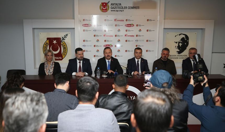 Anahtar Parti Genel Başkanı Ağıralioğlu, Antalya'da gazetecilerle bir araya geldi