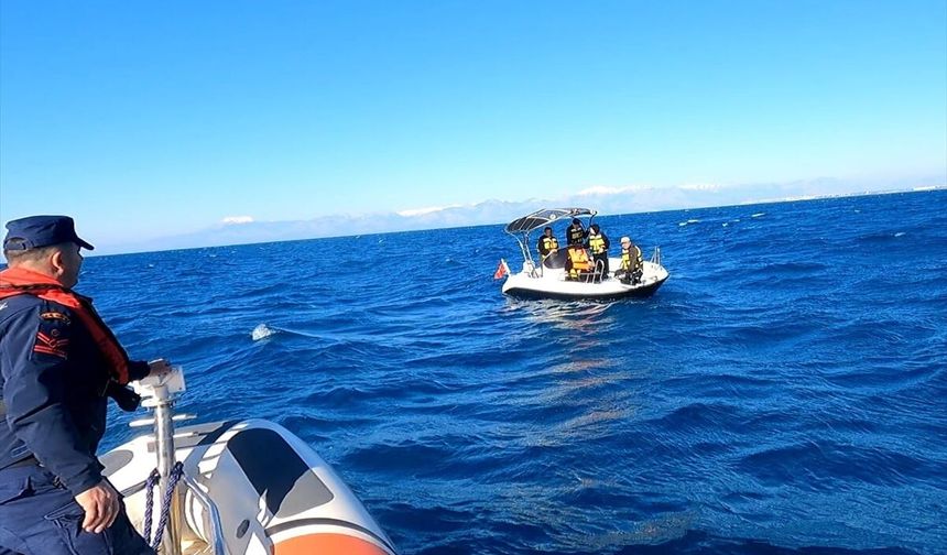 Antalya açıklarında yardım talebinde bulunan özel teknedeki 5 kişi kurtarıldı