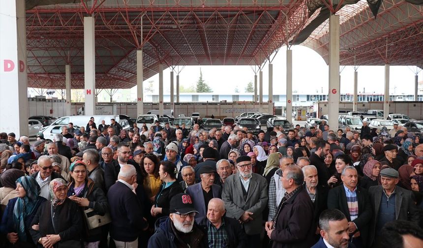 Burdur'da hacı adayları kutsal topraklara uğurlandı