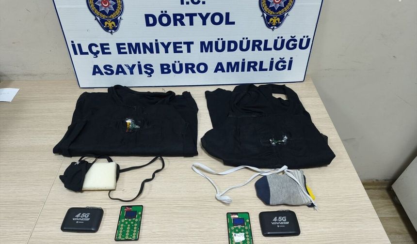 Hatay'da ehliyet sınavına kopya düzeneğiyle girmeye çalışan 2 kardeş yakalandı