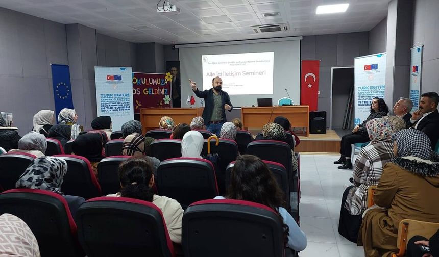 Osmaniye’de Velilere Aile İçi İletişim Semineri