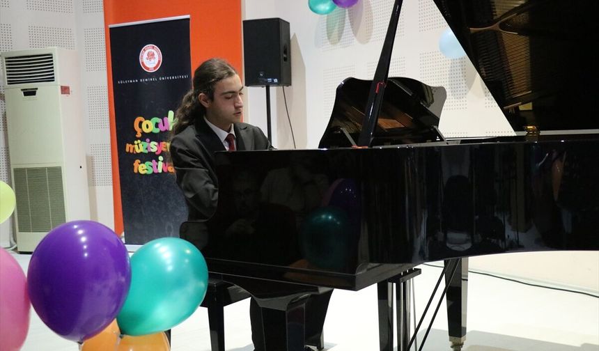 Isparta'da 'Çocuk Müzisyenler Festivali' başladı