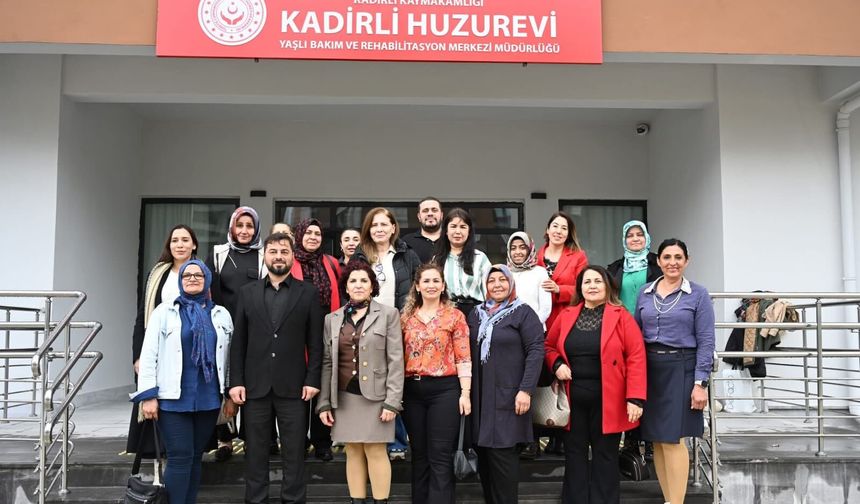 Kadınlar Meclisi’nden Yaşlılara Moral