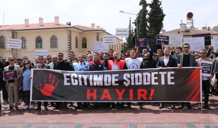 Kahramanmaraş, Adıyaman ve Kilis'te, Siverek'teki okula saldırı protesto edildi