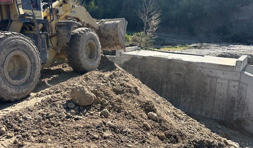 Kadirli’de Sel Hasarı Giderildi: Karakütük Köyü Köprüsü Ulaşıma Açıldı