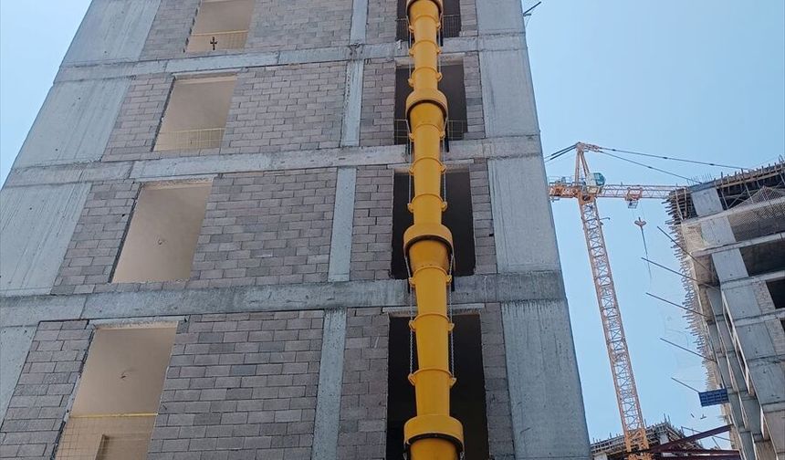 Karmod moloz kuleleri inşaatlardaki iş kazalarını azaltıyor