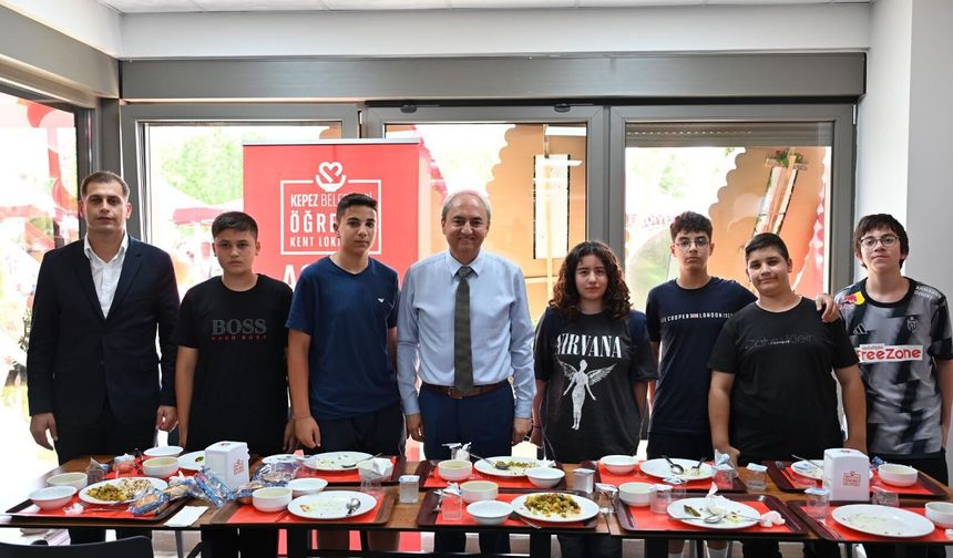 Kepez'in projelerine birincilik ve ikincilik ödülü