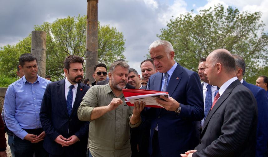 Kültür ve Turizm Bakanı Ersoy, Osmaniye'deki Kastabala Antik Kenti'ni ziyaret etti