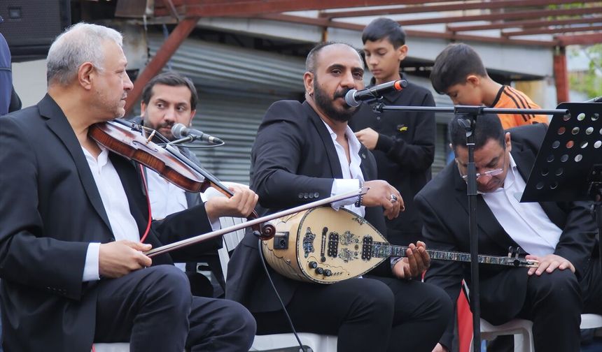 Mersin'de 8 Nisan Dünya Romanlar Günü etkinliği yapıldı