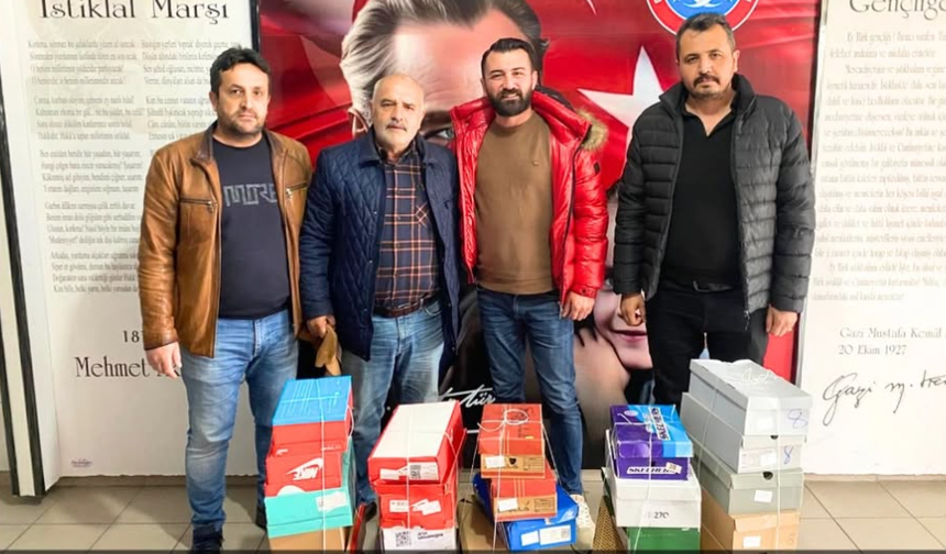 32 Öğrenciye Ayakkabı Yardımı