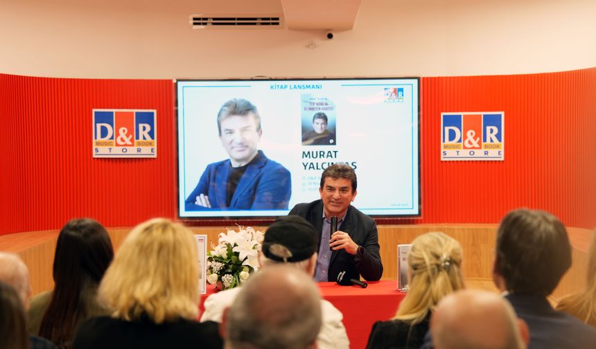 OYAK Genel Müdürü Yalçıntaş, 'Yeni Altay'ın Bilinmeyen Hikayesi' kitabını okurları için imzaladı