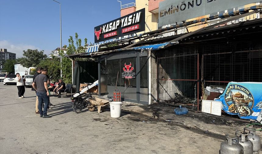 Serik'te iş yerinde çıkan yangın söndürüldü