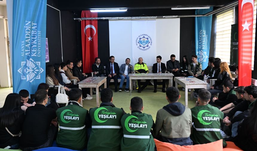 Akseki'de üniversite öğrencilerine yönelik söyleşi düzenlendi