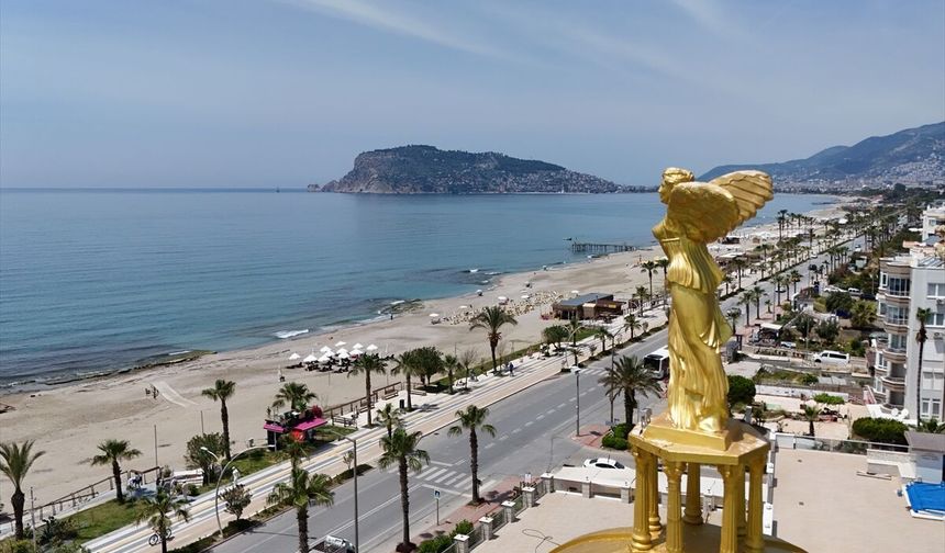 Alanya'daki otel 'Antik Roma' konseptiyle müze atmosferinde hizmet veriyor