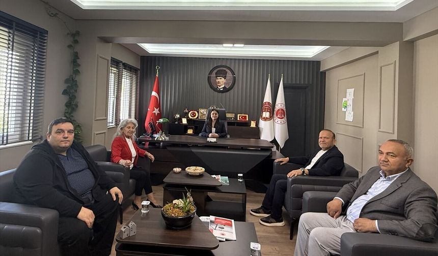 Anamur'da gazetecilerden Ağır Ceza Mahkemesi Başkanı Topaloğlu'na ziyaret
