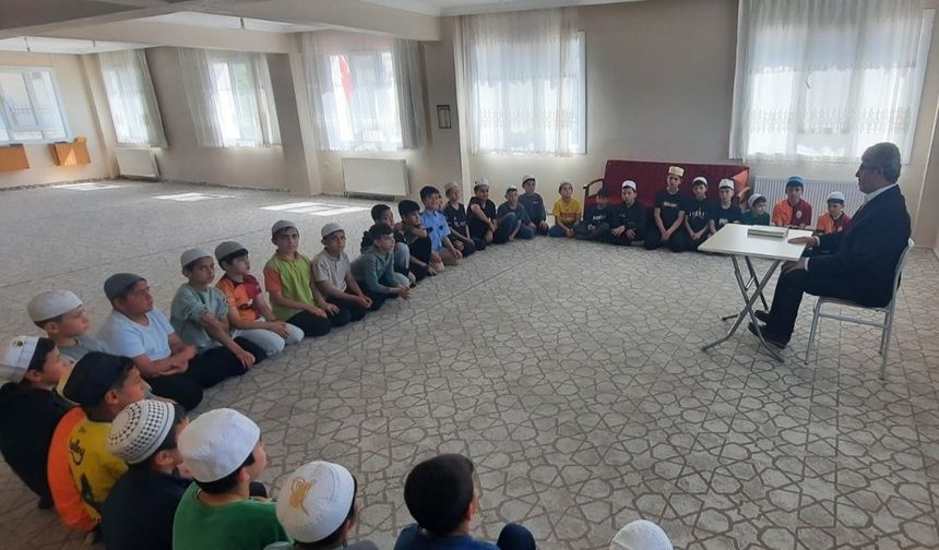 Bahçe İlçe Müftüsü Erdem’den Hafızlık Kursuna Ziyaret