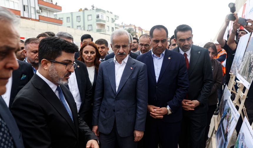Bakan Uraloğlu, Mersin-Adana-Osmaniye-Gaziantep Hızlı Tren Projesi'nde incelemelerde bulundu