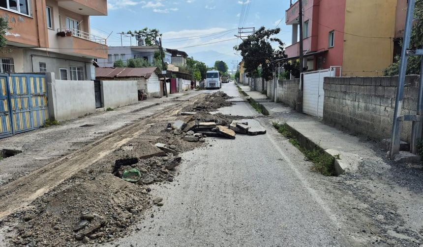 Erzin’de Altyapı Çalışmaları Sürüyor