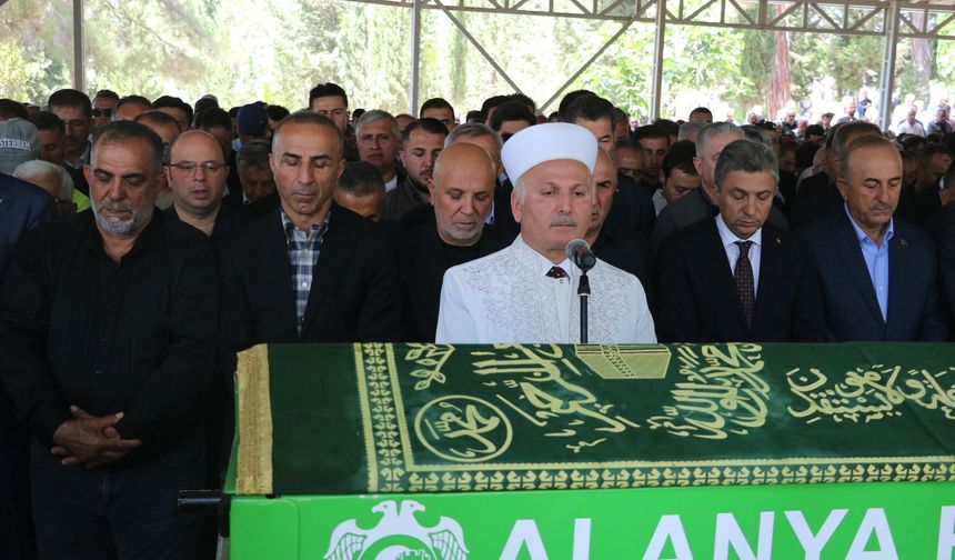 İş insanı Aydın Çavuşoğlu'nun cenazesi Alanya'da toprağa verildi