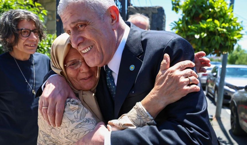İYİ Parti Genel Başkanı Dervişoğlu, İmamoğlu’nun Anne ve Babasını Ziyaret Etti