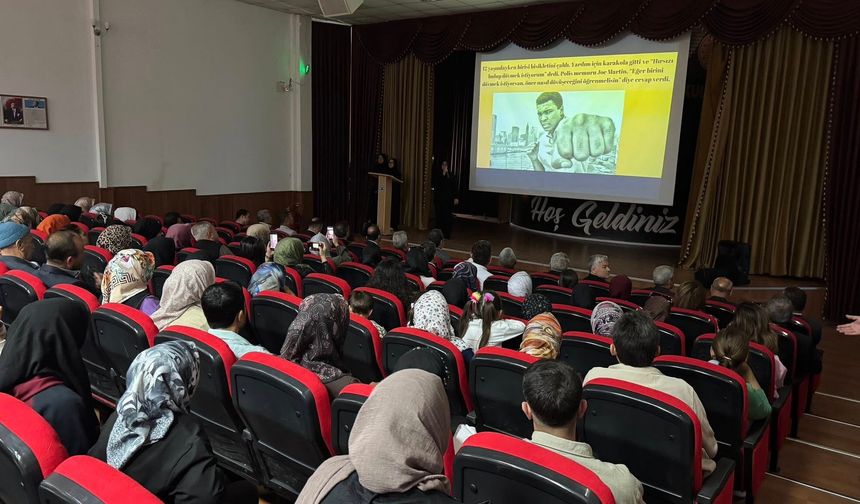 İngilizce Dil Festivali Kadirli’de Büyük İlgi Gördü