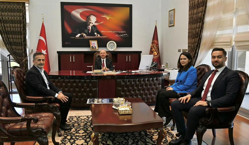 Vali Serdengeçti Akademisyenleri Kabul Etti
