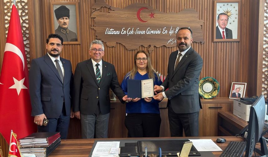 Osmaniye’de Örnek Davranışa Plaket: TSK Vakfına Bağış Yapan Personele Ödül