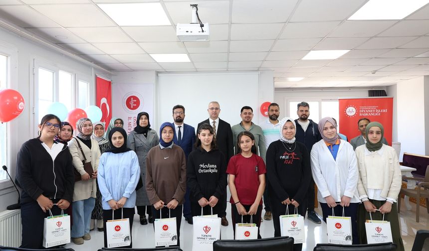 Osmaniye’de “Peygamberimize Mektup” Yarışmasında Ödüller Verildi