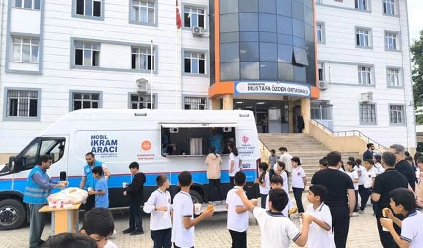 Osmaniye’de Öğrencilere Sıcak  Çorba  İkramı