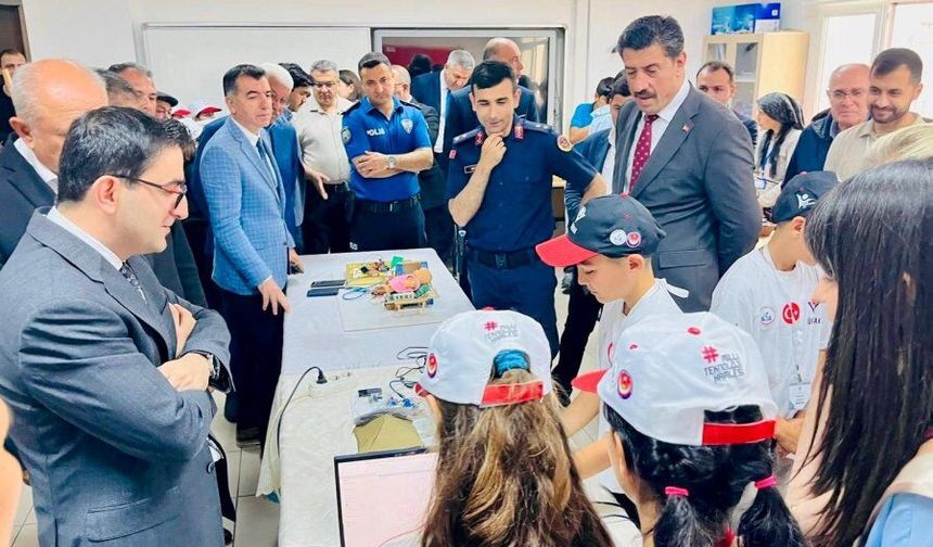 Sumbas’ta TÜBİTAK 4006 Bilim Fuarı Büyük İlgi Gördü