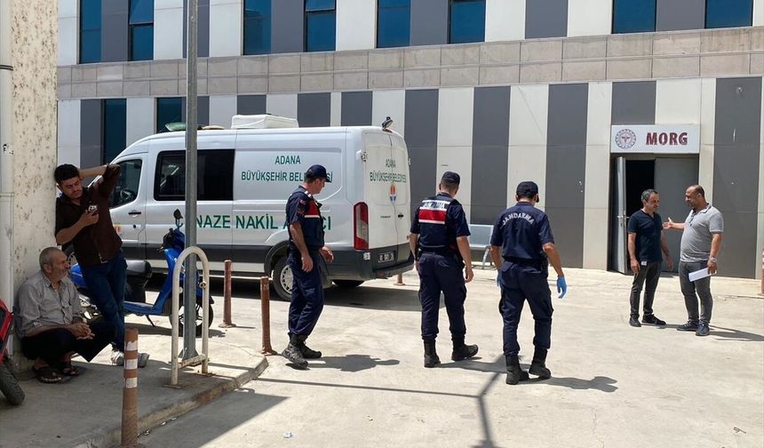 Adana'da devrilen traktörün altında kalan kişi öldü
