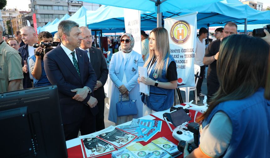 Antalya'da 'Mesleğimi Seçiyorum, Geleceğimi ve Ülkemin Geleceğini İnşa Ediyorum' projesi tanıtıldı