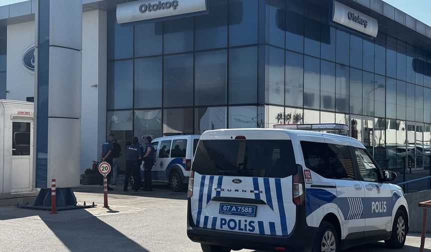 Antalya'da Otokoç yetkili servisine silahla ateş açıldı