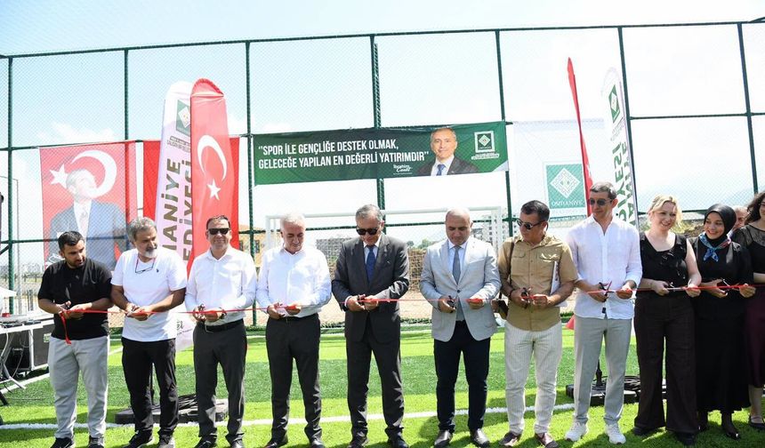 Başkan Çenet'ten Karne Gününde Anlamlı Spor Hediyesi