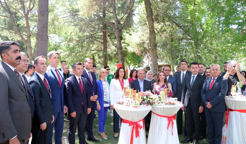 Burdur'da 'Lale Kültür Günleri' başladı