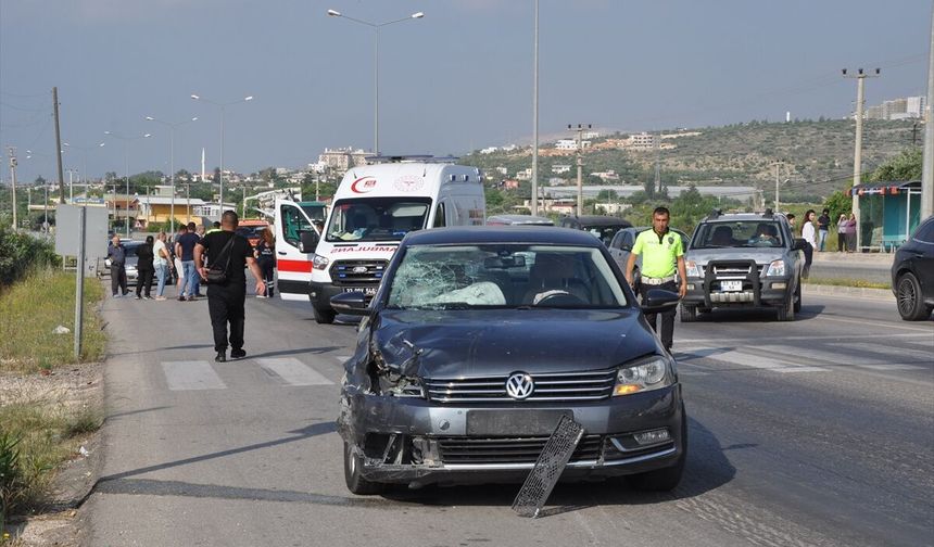 GÜNCELLEME - Mersin'de otomobilin çarptığı motosikletteki baba ve kızı hayatını kaybetti
