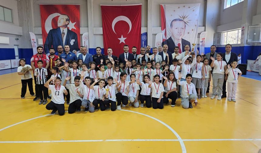 Osmaniye Hasanbeyli’de Çocuk Oyunları Festivali Düzenlendi