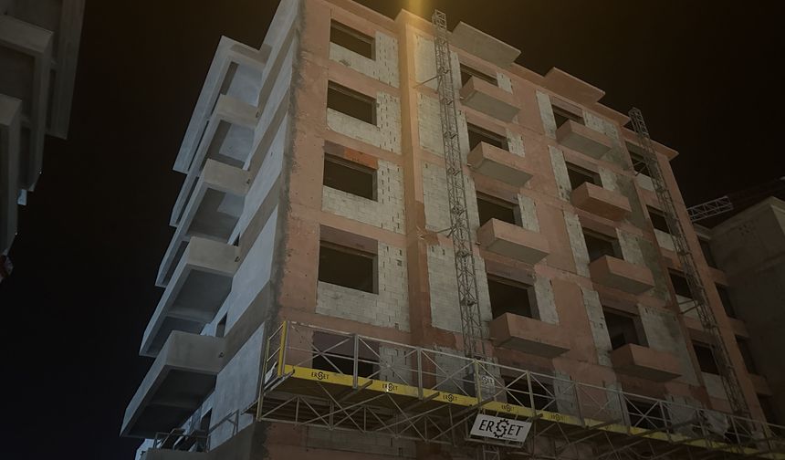 Hatay'da inşaattan düşen işçi öldü