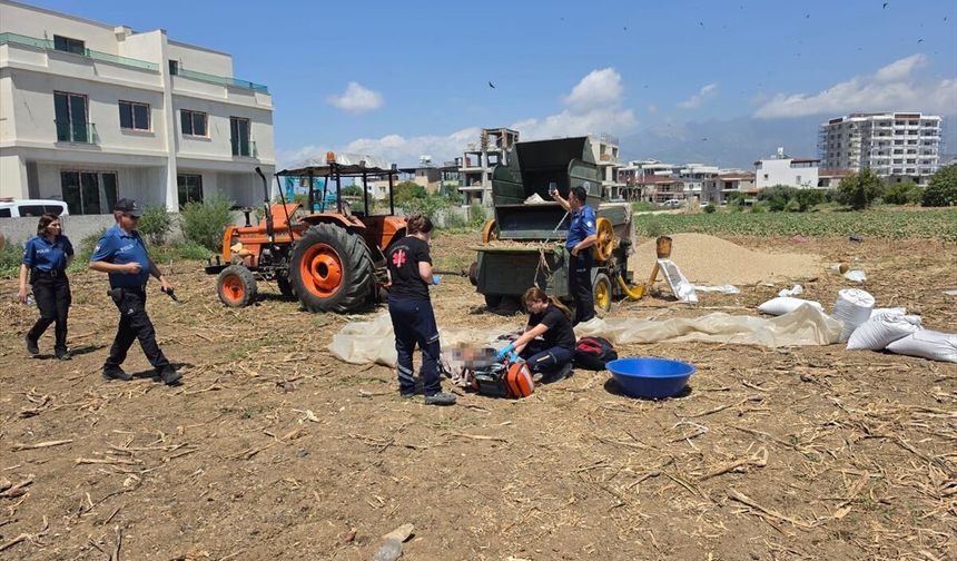 Hatay'da tarım makinesine sıkışan işçi öldü