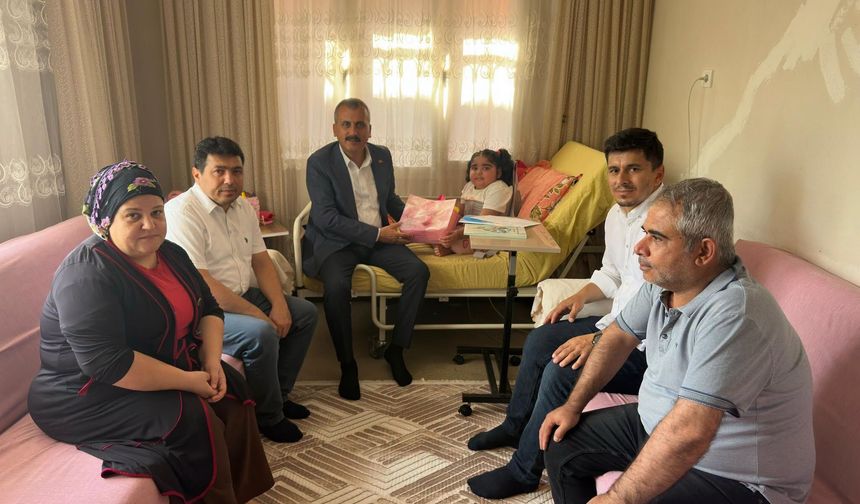Hira Sultan’ın Karne Sevincine Ortak Olundu