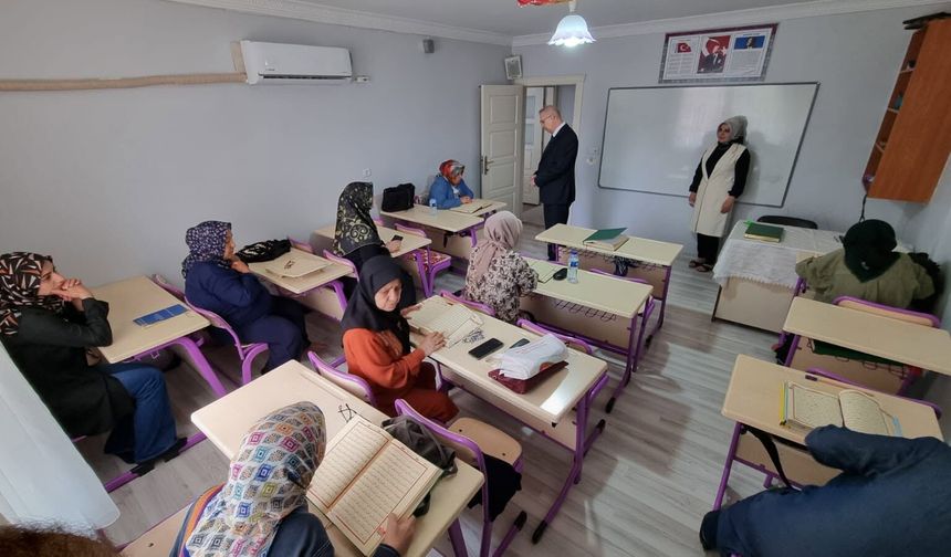 Osmaniye İl Müftüsü Dr. Ahat Taşcı Kur’an Kurslarını Ziyaret Etti