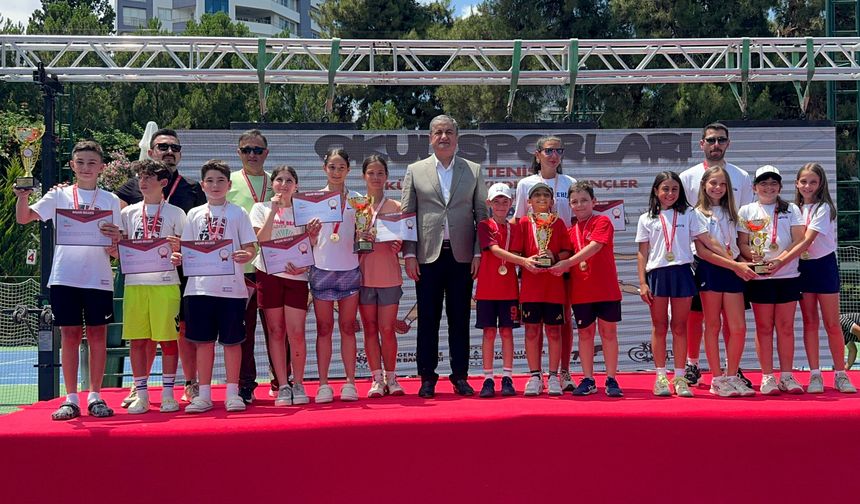 Küçükler ve Minikler Tenis Türkiye Birinciliği müsabakaları Adana'da tamamlandı