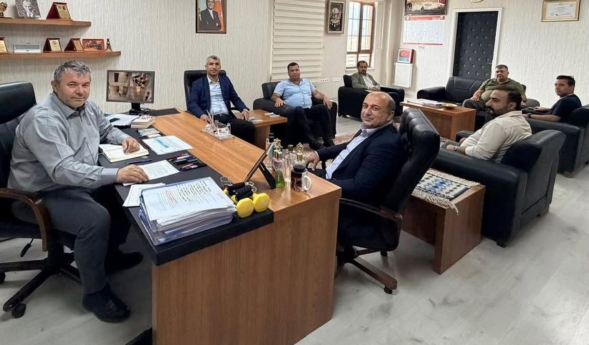 Osmaniye Şanlıurfalılar Derneği’nden İl Müdürü Tolga Nacar’a Ziyaret