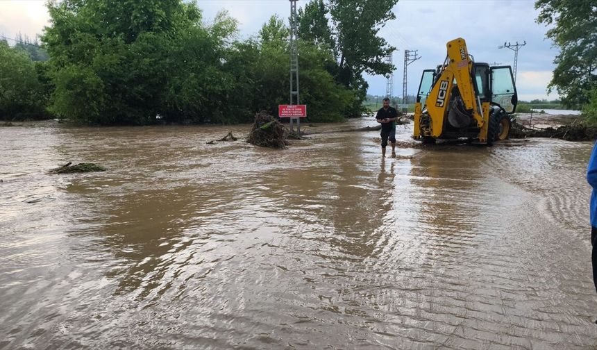 Osmaniye'de sağanak hayatı olumsuz etkiledi