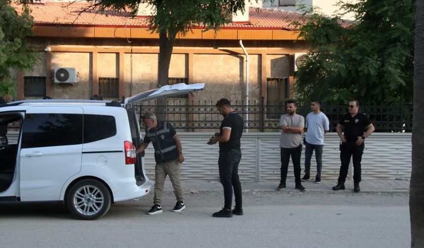 Reyhanlı'da polis ekiplerince asayiş ve trafik uygulaması yapıldı