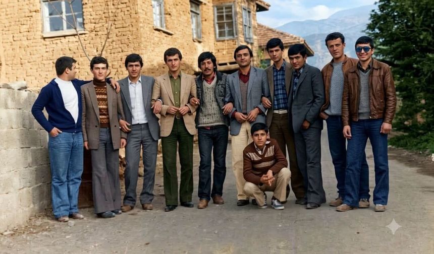 1983 Osmaniye'sinden Unutulmaz Bir Gençlik Karesi
