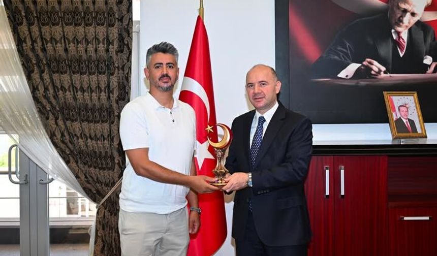 Dijital Medya Ekibinden Vali Serdengeçti'ye Ziyaret