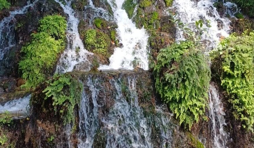 Antakya Harbiye Şelalesi Ziyaretçilerini Büyülüyor